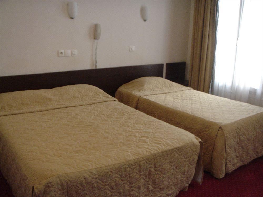 Hotel Des 3 Nations Párizs Kültér fotó