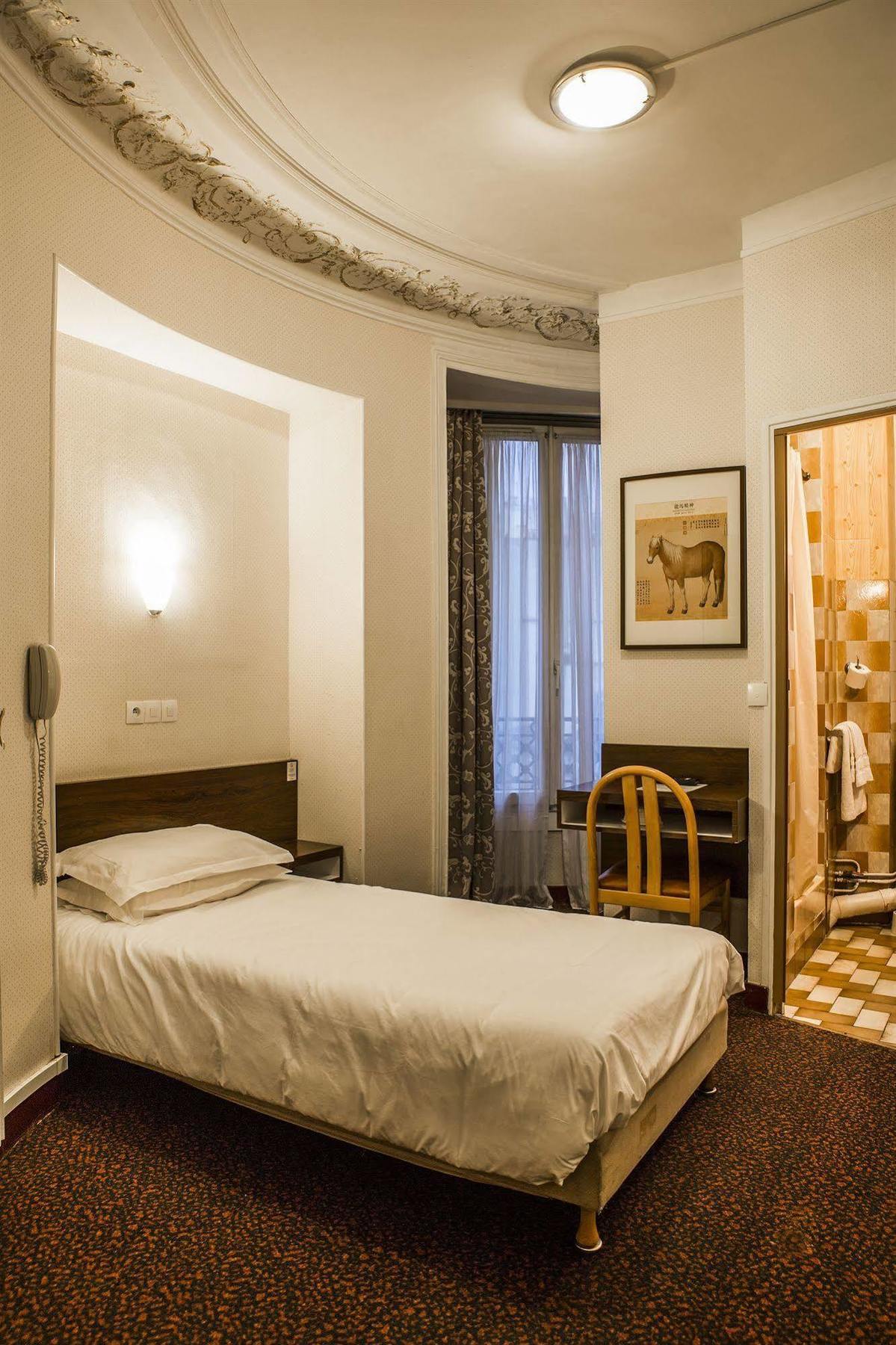 Hotel Des 3 Nations Párizs Kültér fotó