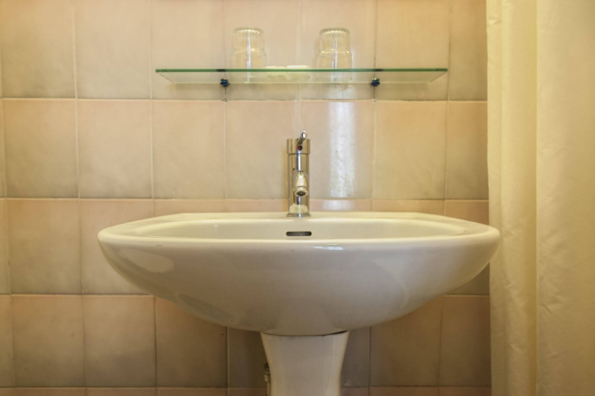 Hotel Des 3 Nations Párizs Kültér fotó