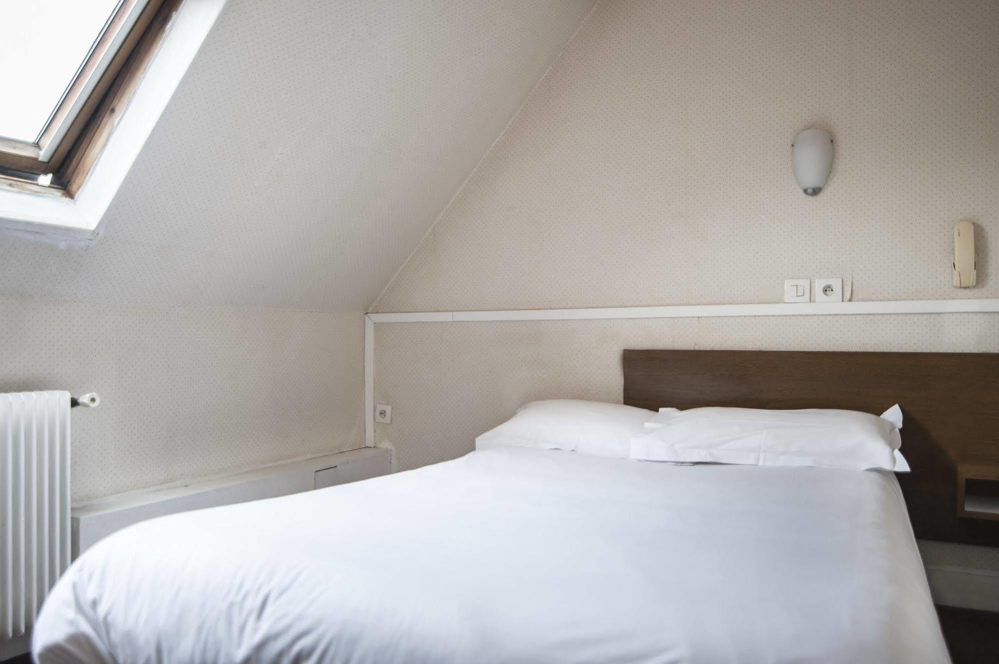 Hotel Des 3 Nations Párizs Kültér fotó