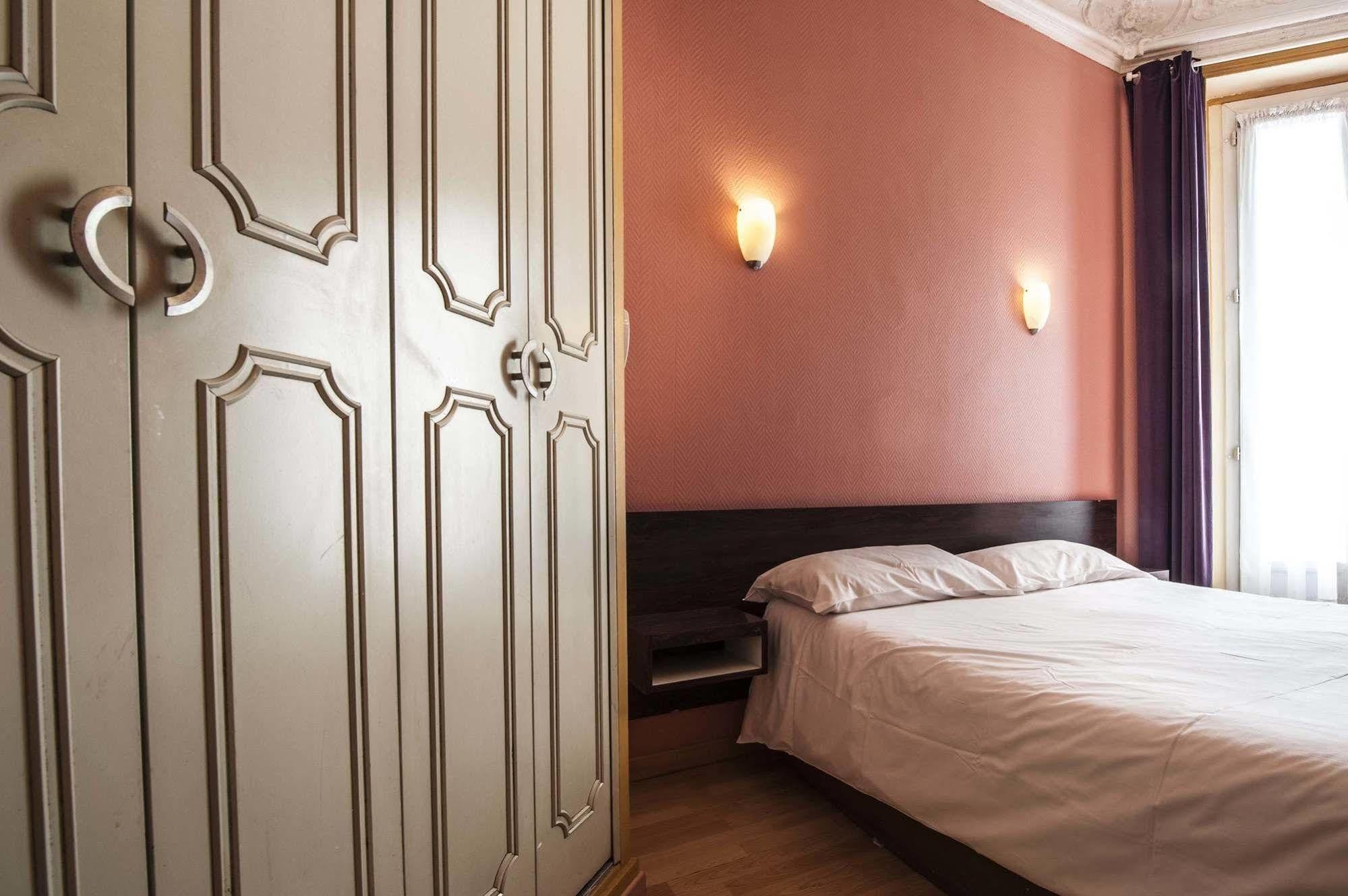 Hotel Des 3 Nations Párizs Kültér fotó