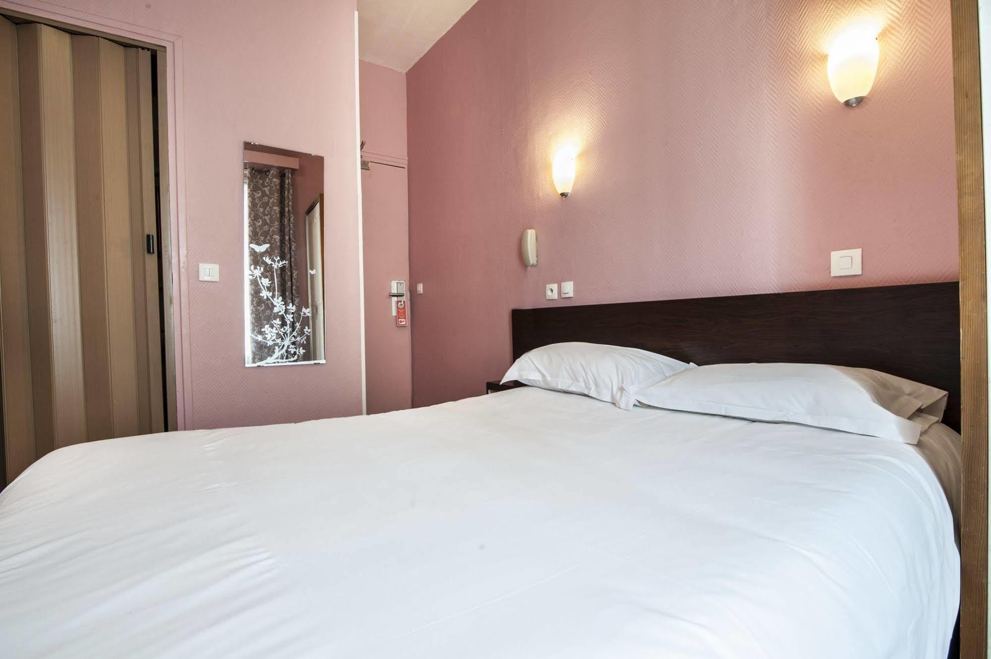 Hotel Des 3 Nations Párizs Kültér fotó