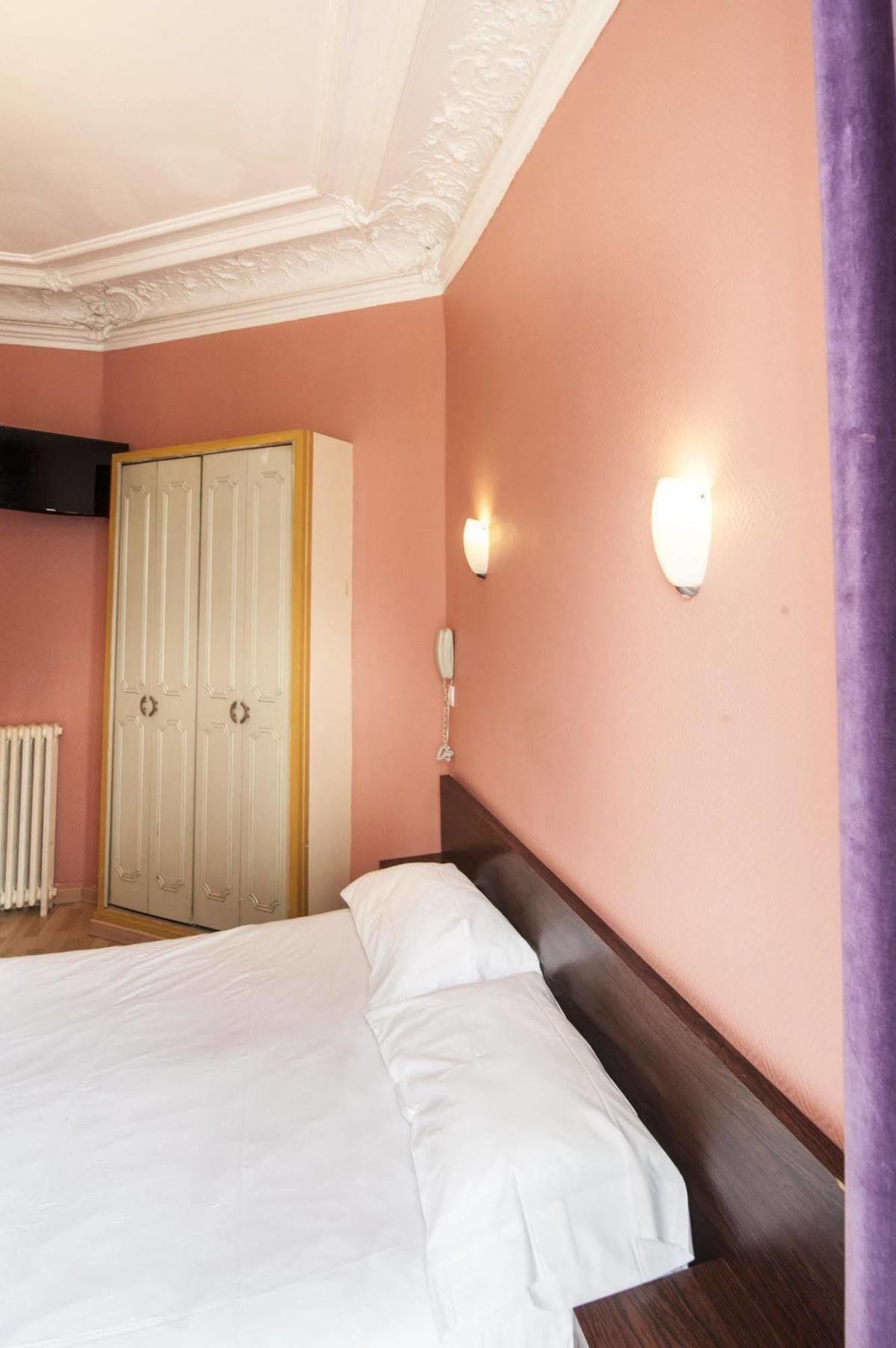 Hotel Des 3 Nations Párizs Kültér fotó