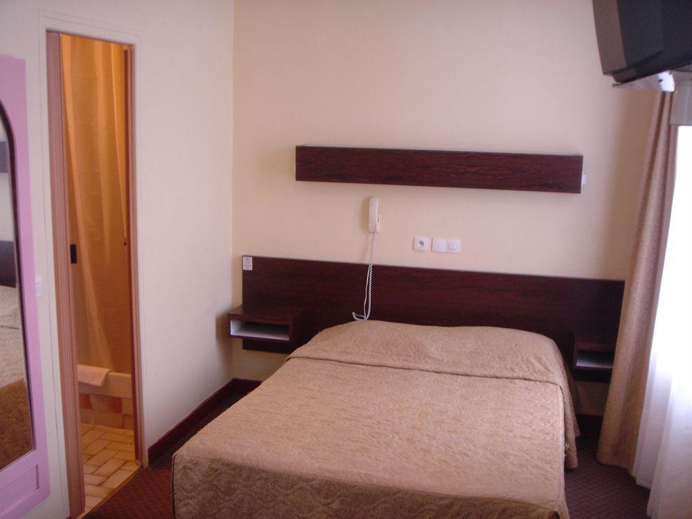 Hotel Des 3 Nations Párizs Kültér fotó